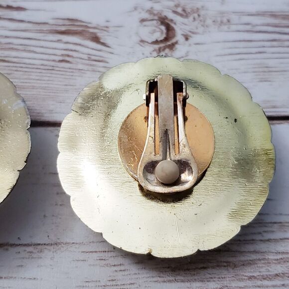 Vintage Clip On Earrings - Yellow with Speckled Design & Gold Tone Halo Large - Picture 9 of 9